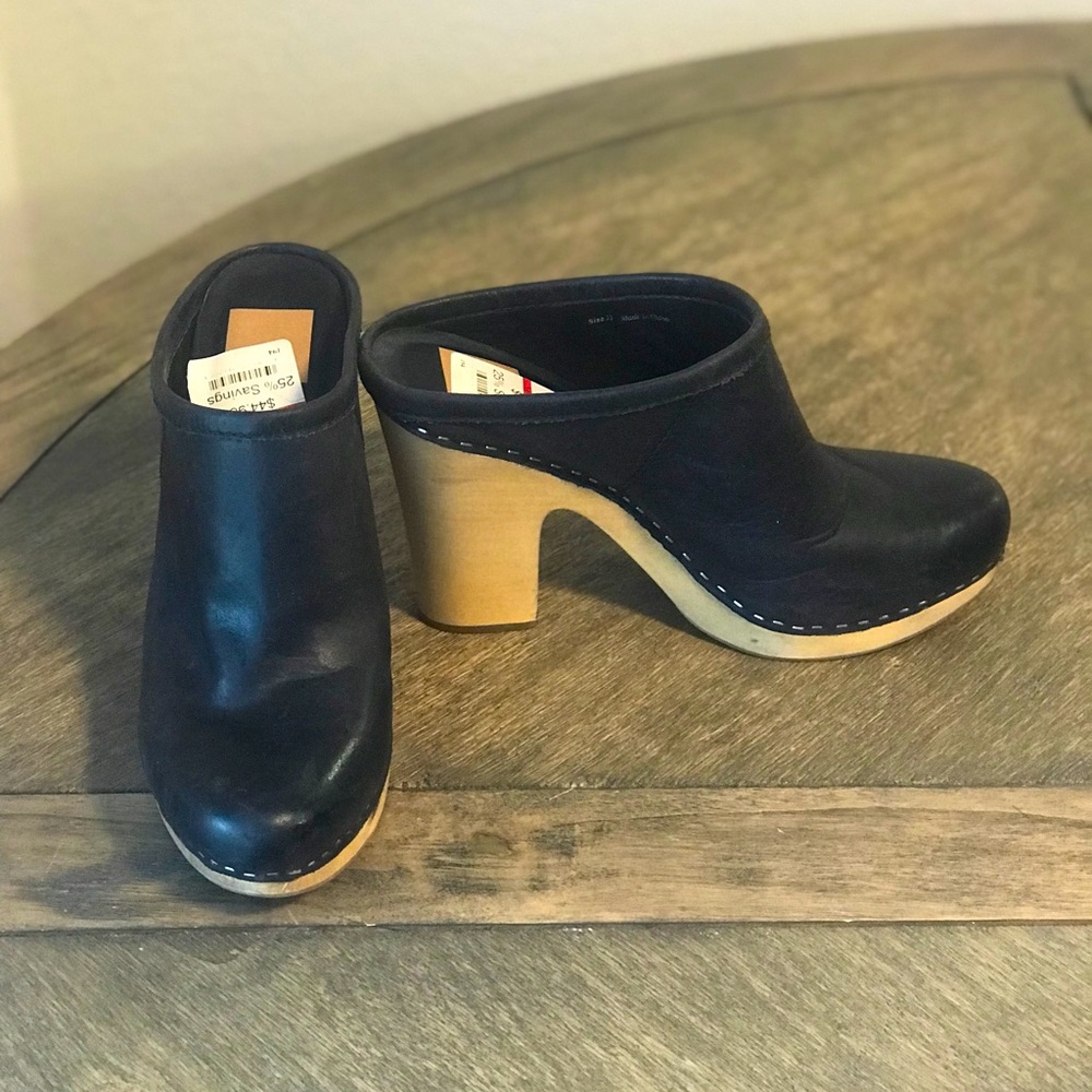 Dolce Vita Black Heeled Clog, size 7.5
